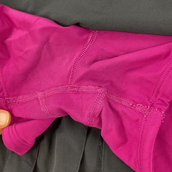 Lululemon Run: Pace Setter Skirt Black / Assorted Stripe Bleached Coral - Picture 5 of 8